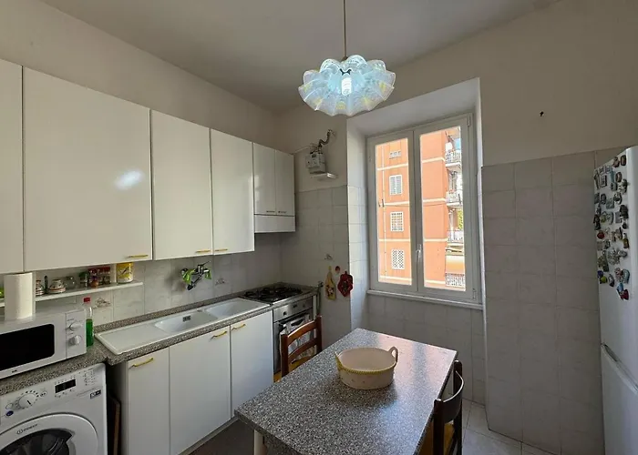 Retro Charm&metro Comfort In Appartamento